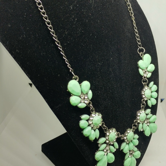 Green and Crystal Flowering Necklace - Picture 2 of 4